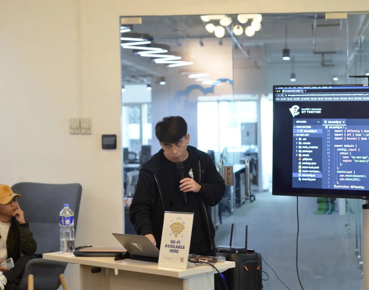 Rodrick Alcantara at a business or tech gathering